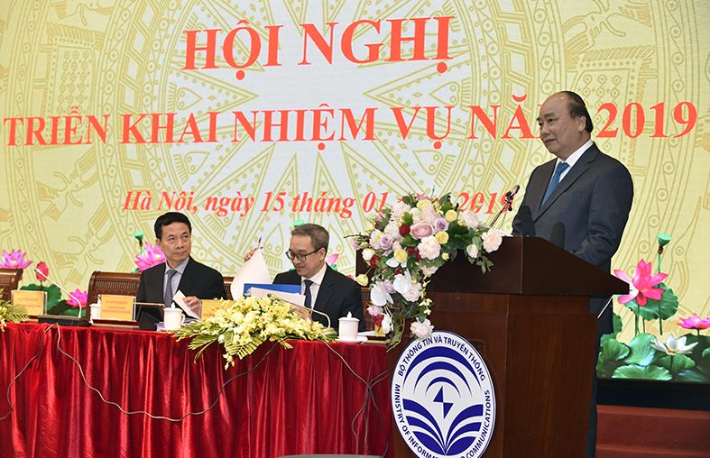 Thủ tướng Nguyễn Xuân Phúc phát biểuchỉ đạo Hội nghị.