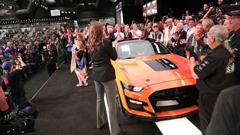 Ford Mustang Shelby GT500 2020 đầu tiên được bán có giá 25,5 tỷ VNĐ