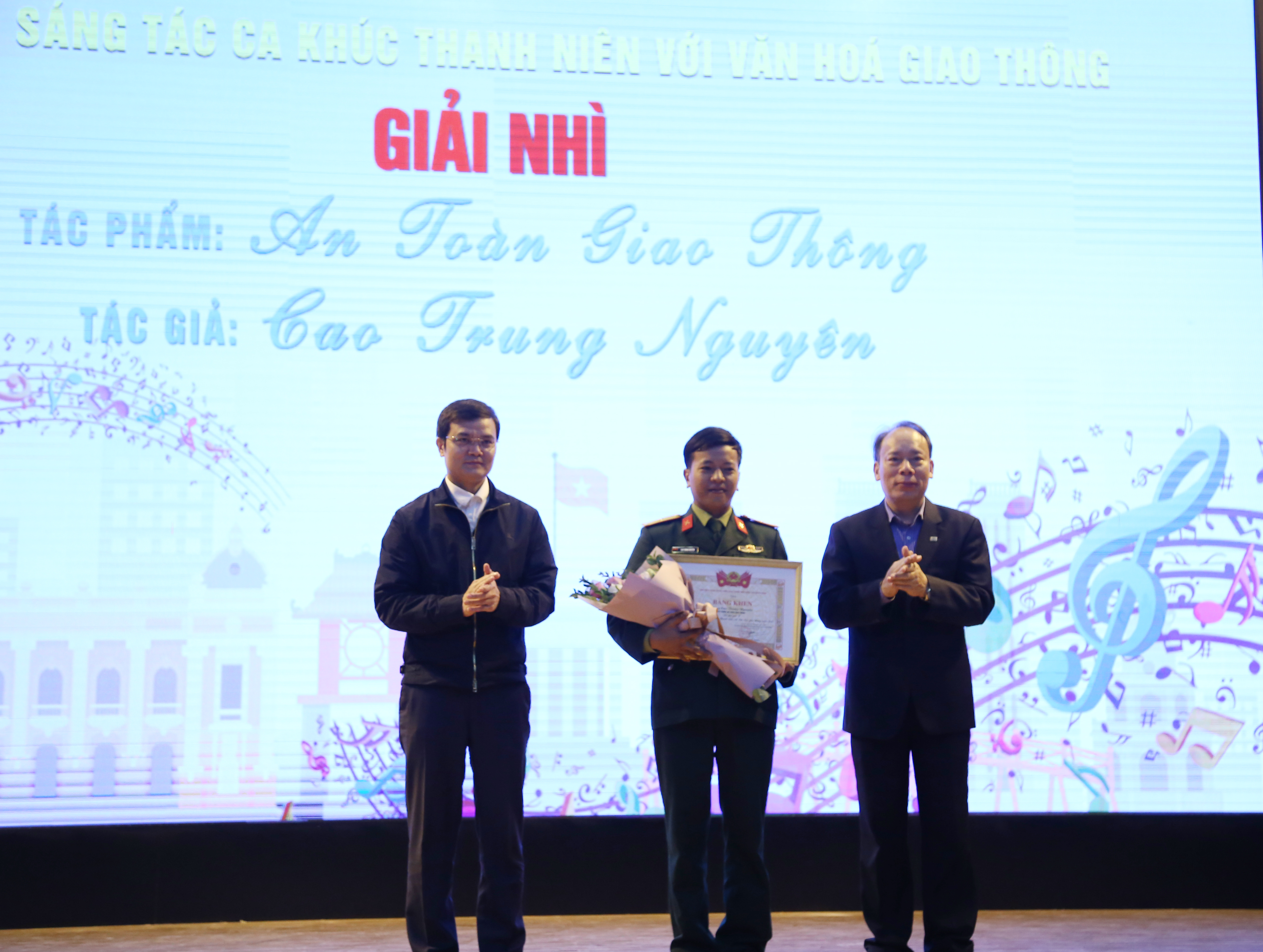 Trao giải Cuộc thi sáng tác ca khúc “Thanh niên với văn hoá giao thông”