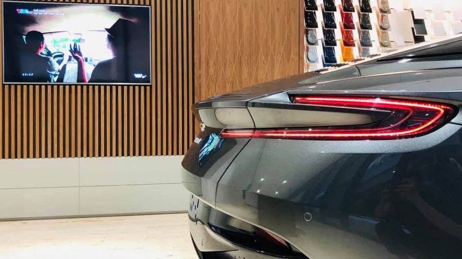 Aston Martin DB11 đầu tiên tại Việt Nam đã về tới showroom chính hãng duy nhất tại TP. Hồ Chí Minh