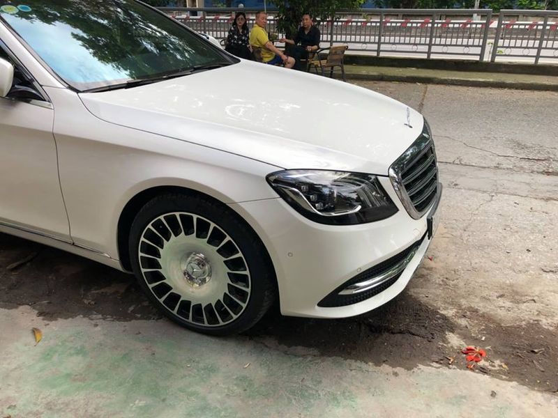 Mercedes-Benz S450L được chủ thay 