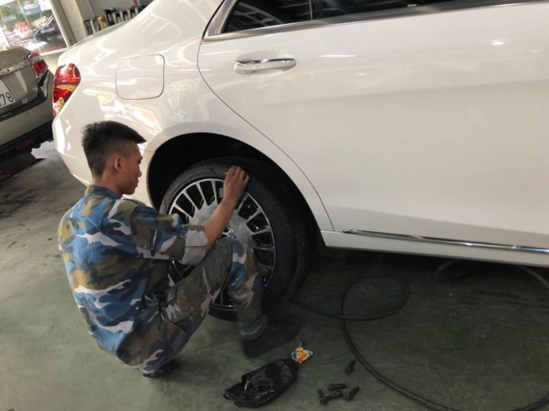 Mercedes-Benz S450L được chủ thay 