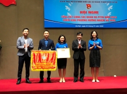 Đoàn Khối Các cơ quan thành phố Hà Nội nhận Cờ thi đua xuất sắc dẫn đầu