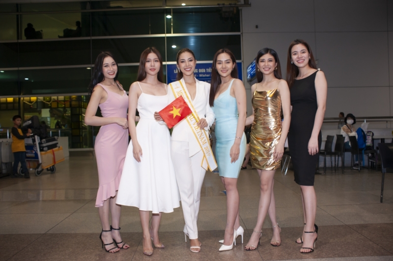 Gia đình từ Bến Tre tiễn Mỹ Duyên lên đường sang Mexico thi Miss Global