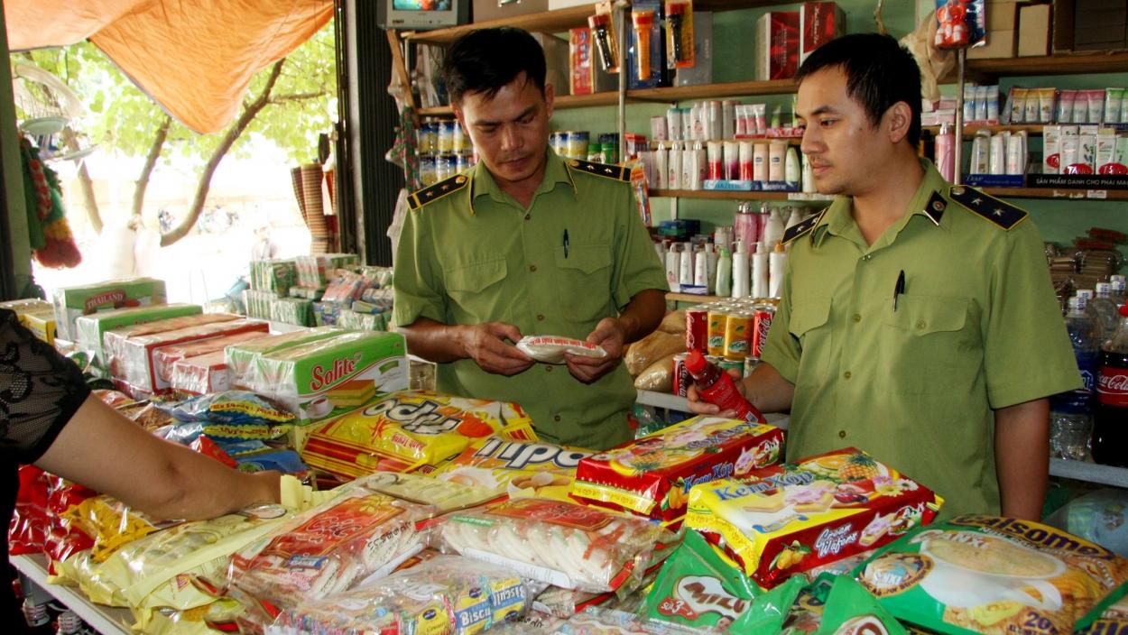 Cao điểm chống buôn lậu, hàng giả dịp Tết Nguyên đán