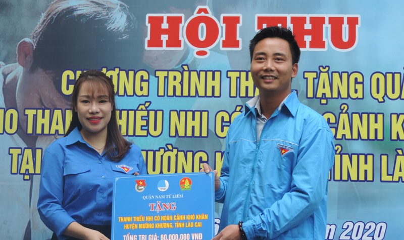 Đại diện Đoàn Thanh niên quận Nam Từ Liêm ủng hộ chương trình