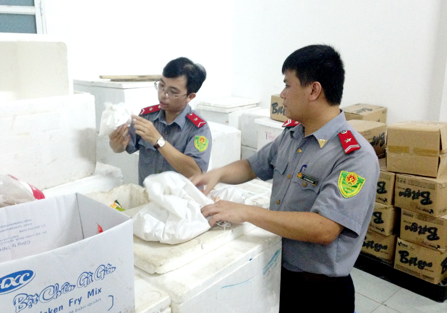 Thành phố Hà Nội đã đẩy mạnh phối hợp liên ngành tăng cường kiểm tra chất lượng an toàn thực phẩm dịp Tết