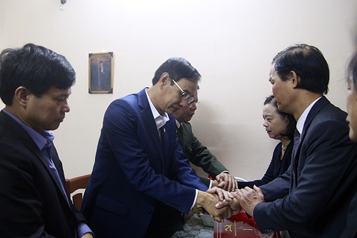 Lãnh đạo TP Hà Nội chia buồn, động viên các gia đình chiến sỹ hy sinh tại Đồng Tâm