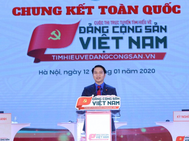 Đồng chí Nguyễn Ngọc Lương, Bí thư Trung ương Đoàn, Chủ tịch Hội đồng Đội Trung ương, Trưởng ban tổ chức cuộc thi phát biểu tại chương trình