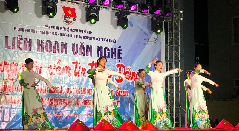 Sôi nổi Liên hoan văn nghệ