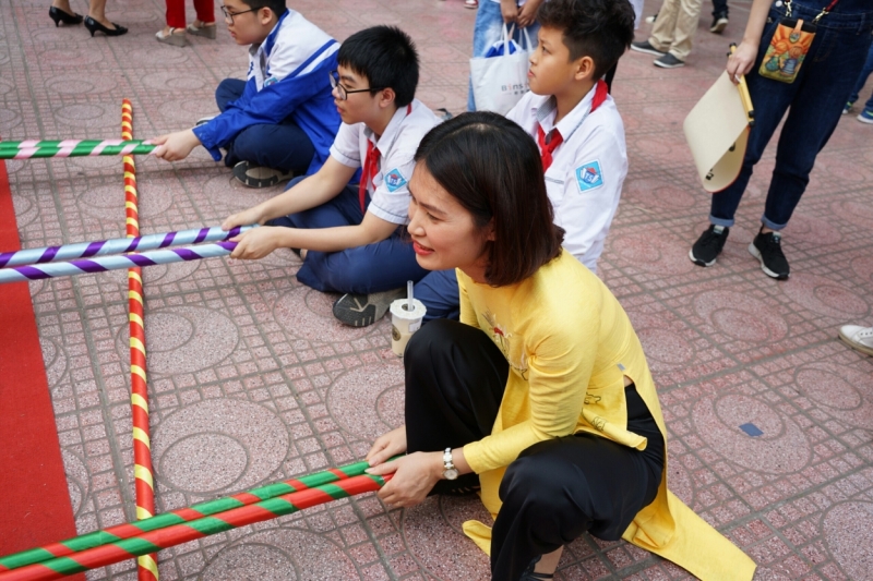 Giáo viên nhà trường hòa nhịp cùng học trò