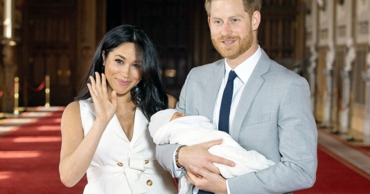 Nữ hoàng Anh ủng hộ vợ chồng Hoàng tử Harry có “cuộc sống mới”