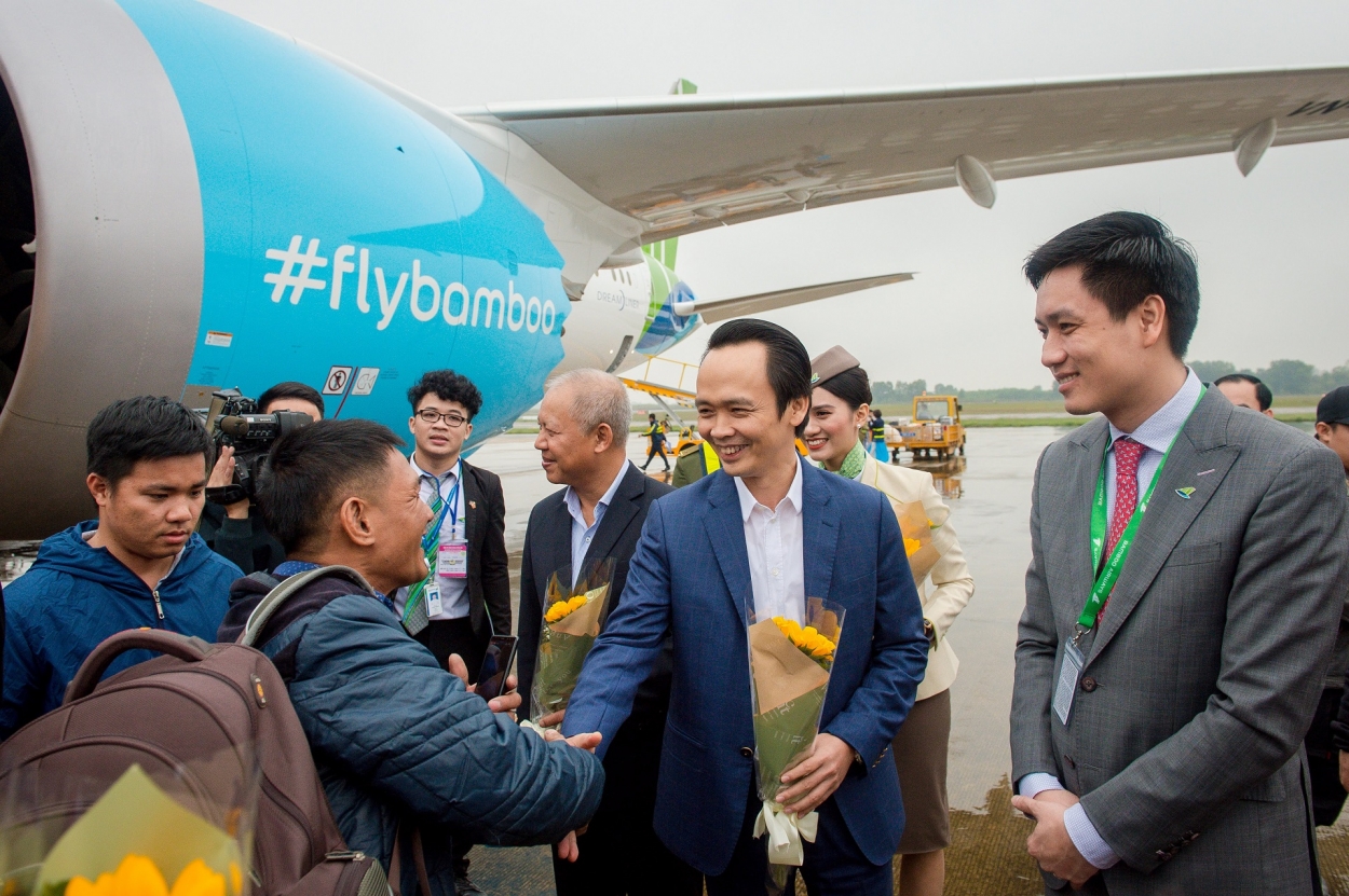 Hành khách được nhận những món quà ý nghĩa từ Chủ tịch Hãng hàng không Bamboo Airways Trịnh Văn Quyết