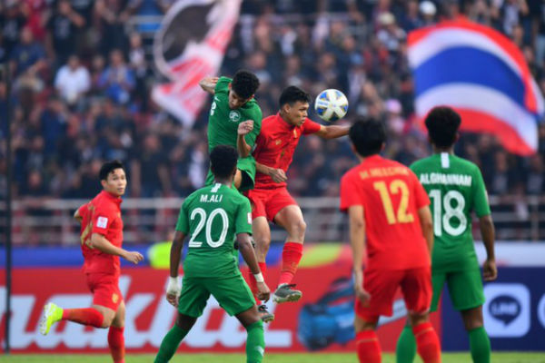 U23 Thái Lan bị loại đầy tức tưởi vì quả penalty gây tranh cãi.
