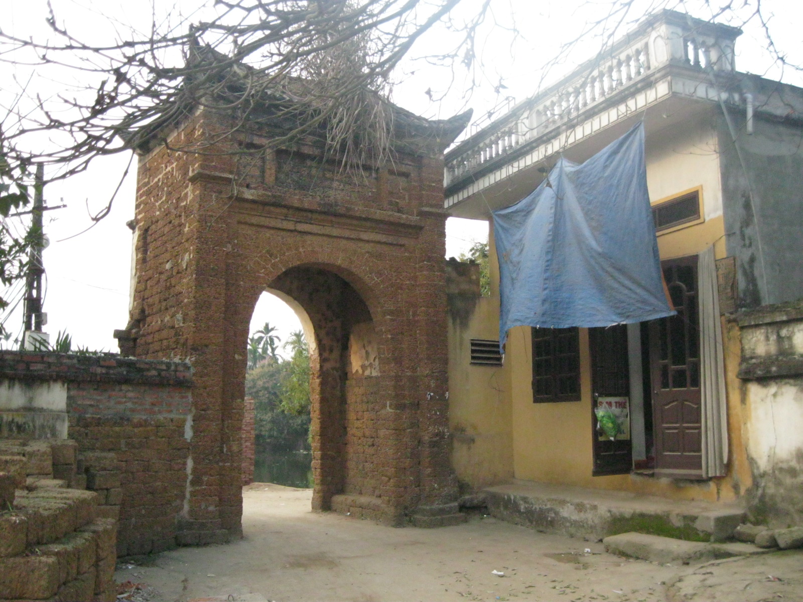 Về miền đá ong