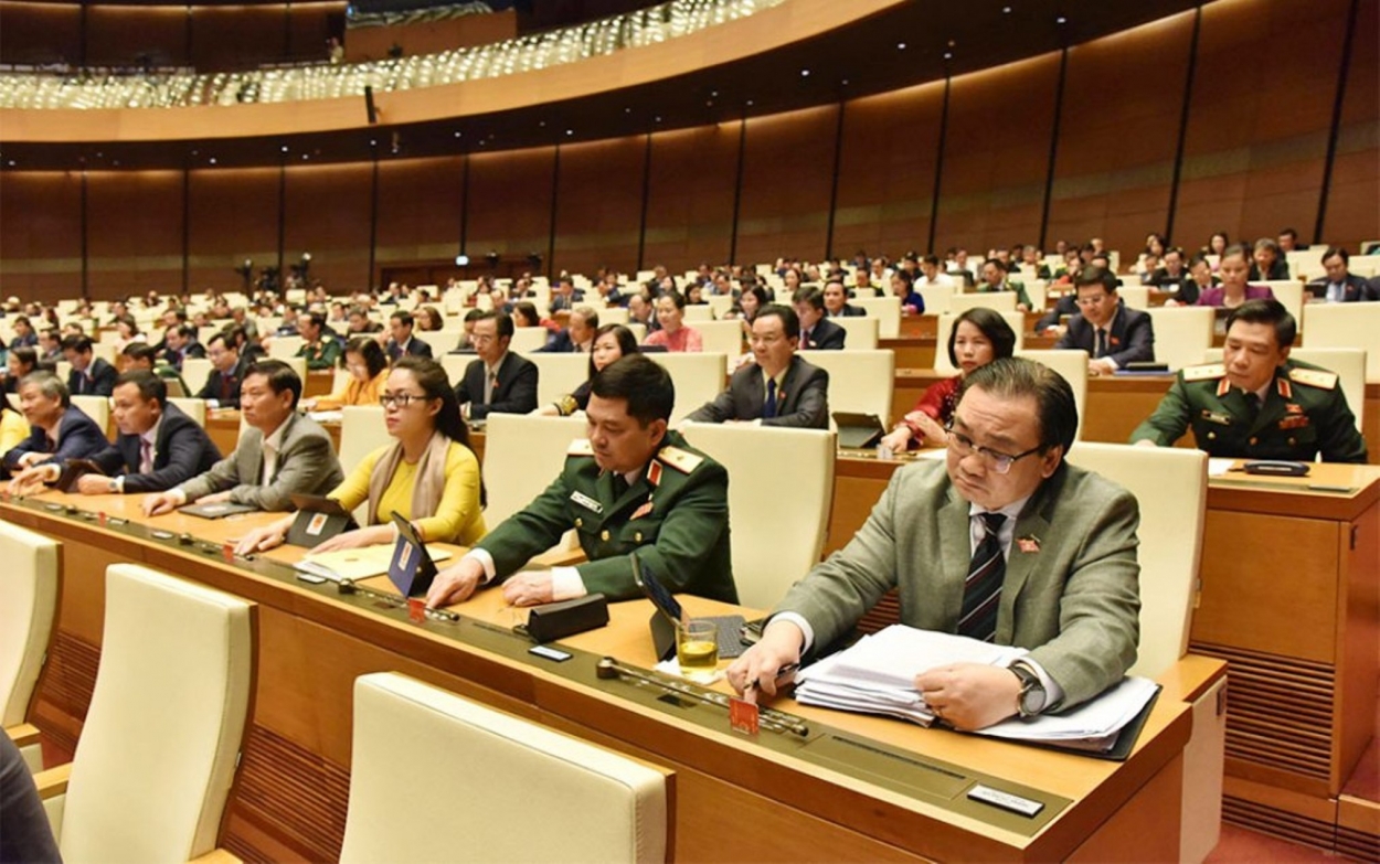 Các đại biểu Quốc hội nhấn nút thông qua Nghị quyết thí điểm Chính quyền đô thị tại Hà Nội