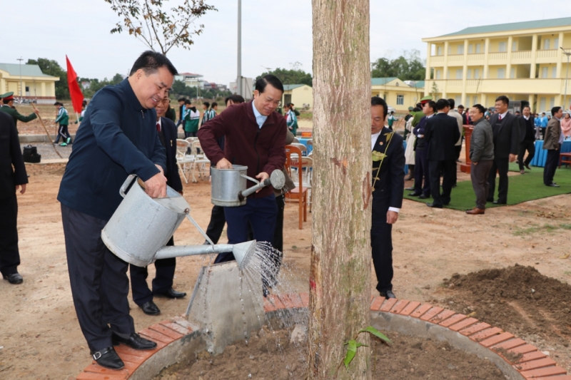 Lãnh đạo tỉnh Thái Nguyên phát động Tết trồng cây