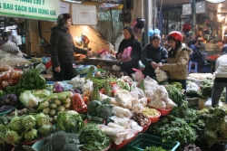 Thực phẩm, rau xanh tăng giá mạnh sau kì nghỉ Tết Nguyên đán