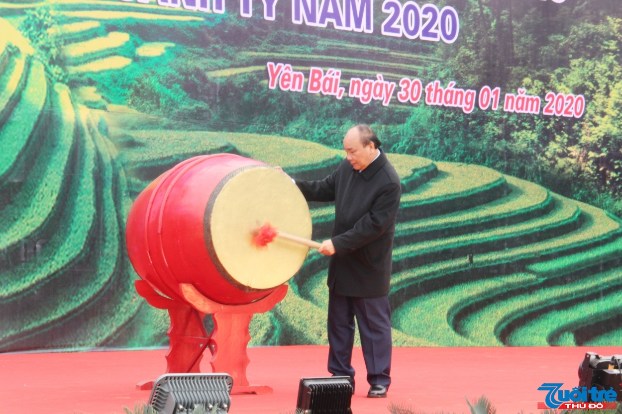 Thủ tướng Nguyễn Xuân Phúc phát động lễ trồng cây tại Yên Bái