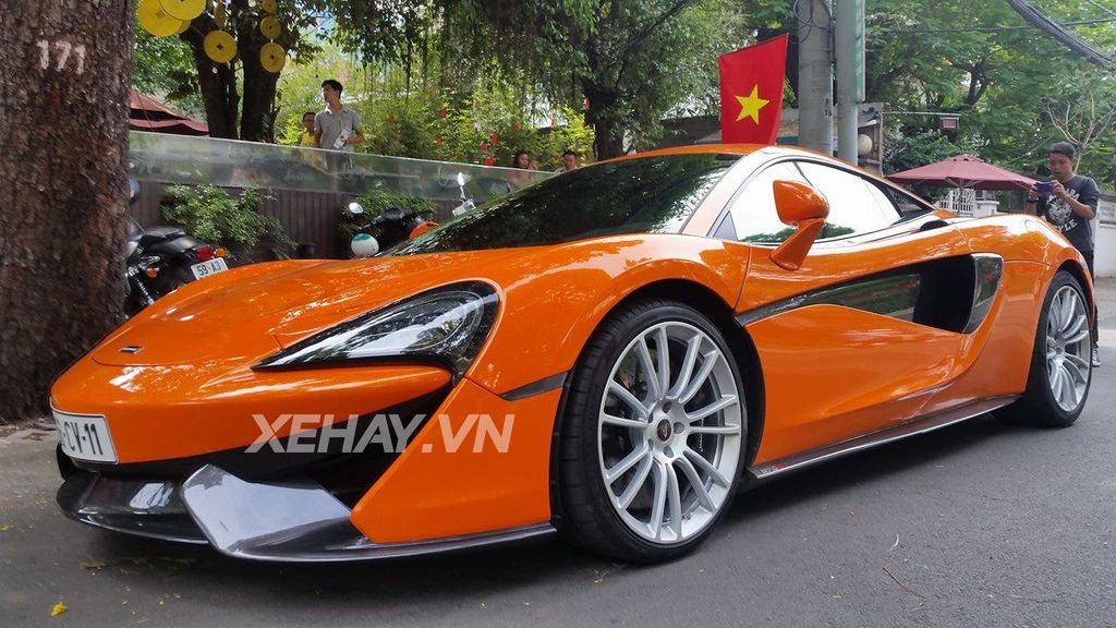 McLaren 570S vàng cam rực rỡ