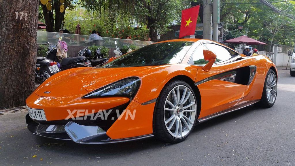 McLaren 570S vàng cam rực rỡ 