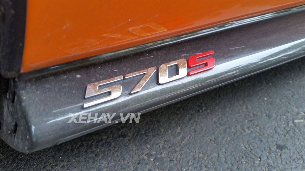 McLaren 570S vàng cam rực rỡ 