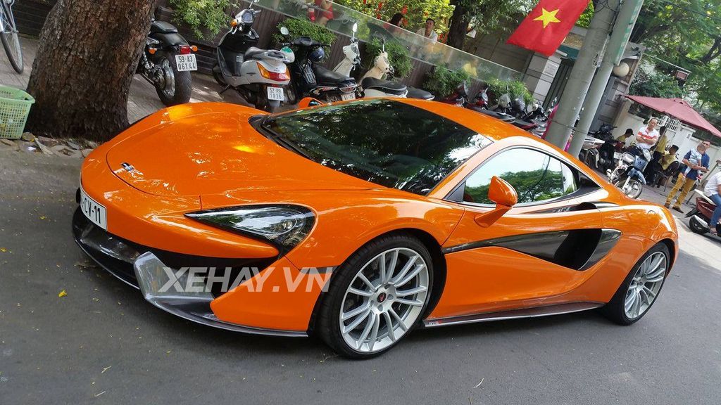 McLaren 570S vàng cam rực rỡ 