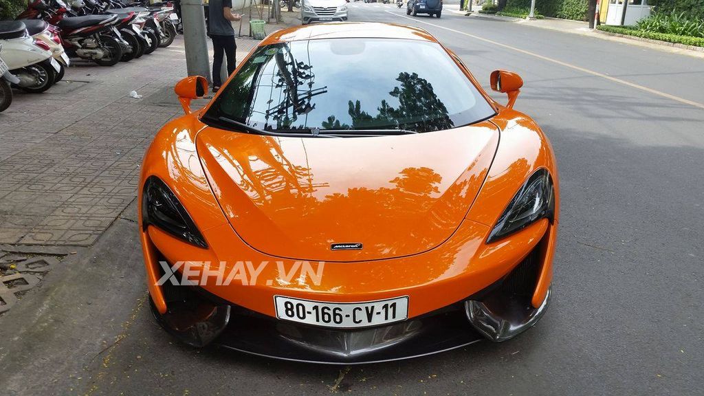 McLaren 570S vàng cam rực rỡ 