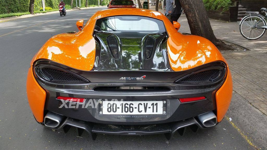 McLaren 570S vàng cam rực rỡ 
