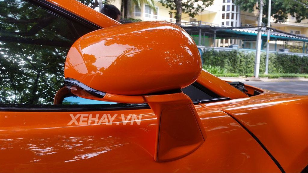 McLaren 570S vàng cam rực rỡ 