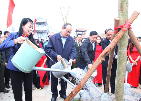Ông Nguyễn Thiện Nhân: “Bảo vệ rừng, trồng cây phải trở thành thói quen của người Việt Nam“