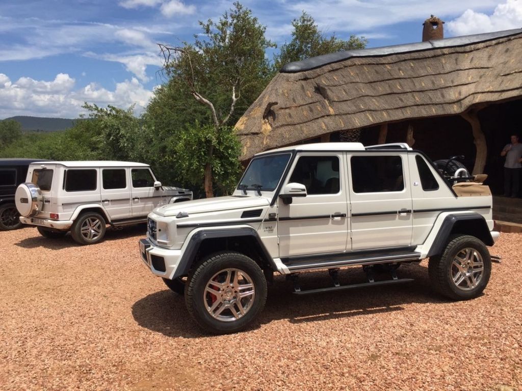 [VIDEO] Mercedes-Maybach G650 Landaulet ra mắt không chính thức