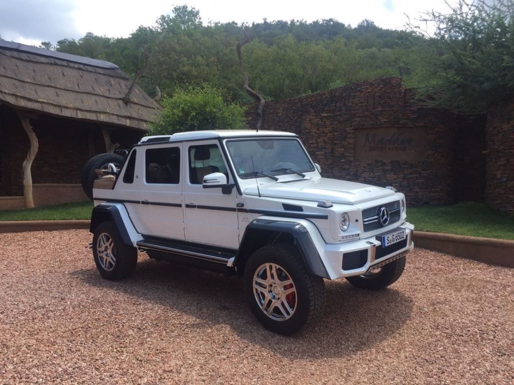[VIDEO] Mercedes-Maybach G650 Landaulet ra mắt không chính thức