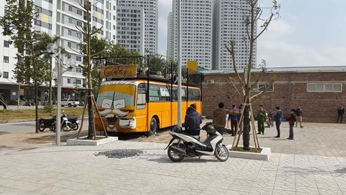 Hà Nội: Cưa thùng phuy bất ngờ phát nổ khiến một thợ hàn gãy hai chân