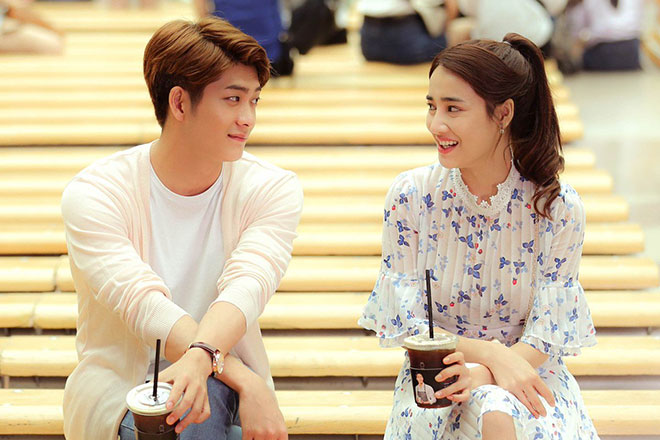 Tuổi thanh xuân 2: Nghỉ quay giữa giờ, Nhã Phương và Kang Tae Oh cùng nhau ăn cơm cuộn