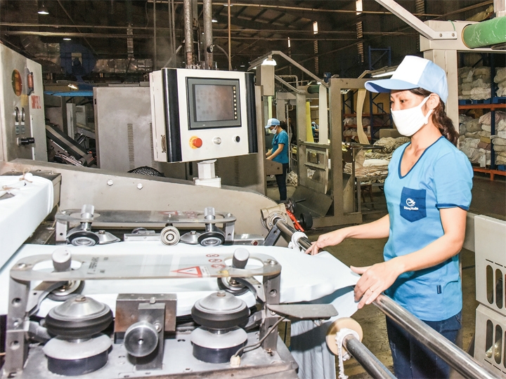 Tại các khu công nghiệp – chế xuất của Hà Nội: Doanh nghiệp đã biết cách “giữ chân” người lao động