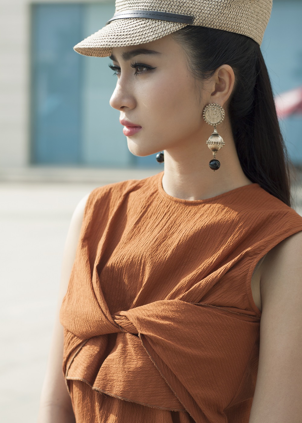 Kim Tuyến hướng đến vẻ đẹp cá tính và sành điệu trên đường đua street style