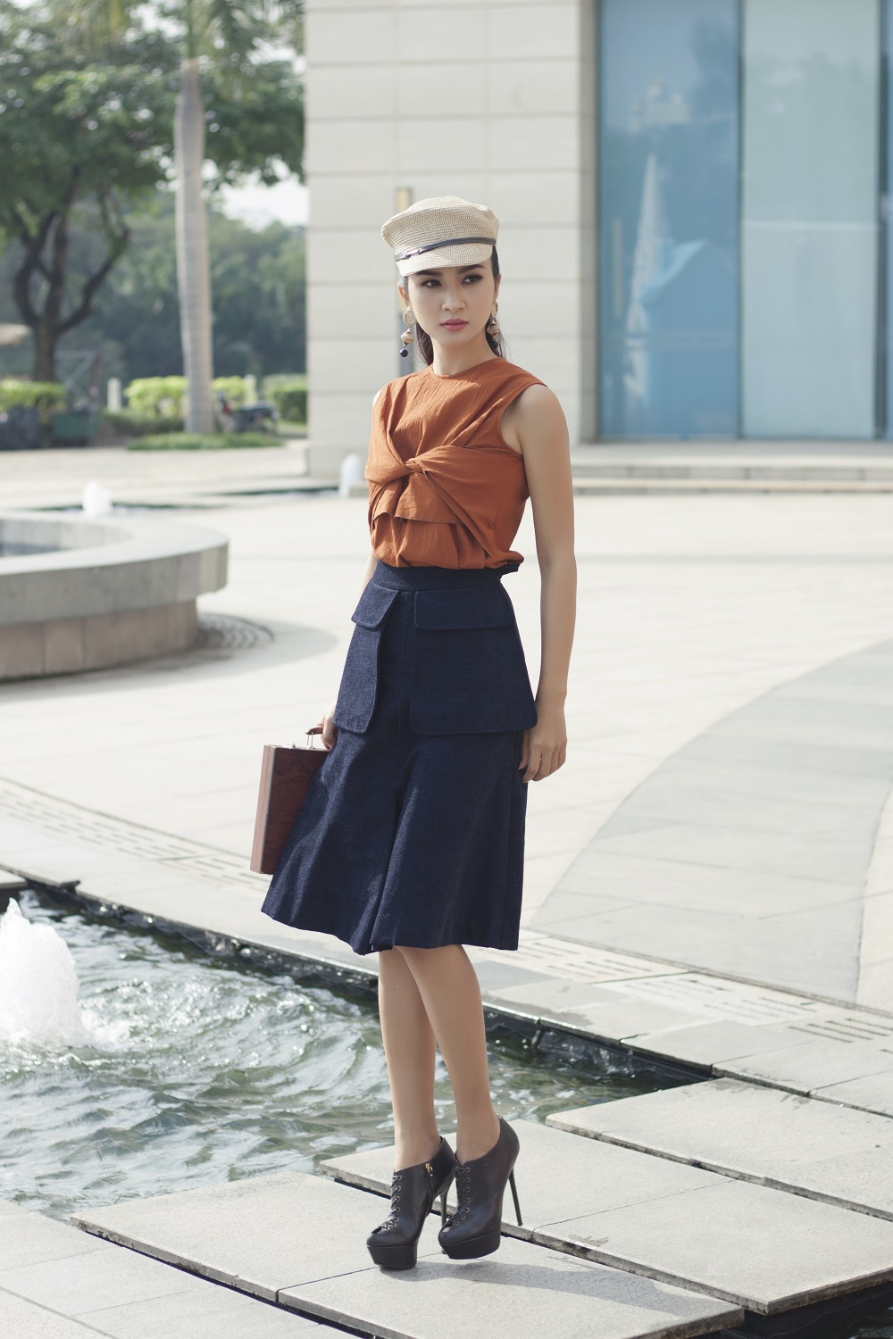 Kim Tuyến hướng đến vẻ đẹp cá tính và sành điệu trên đường đua street style