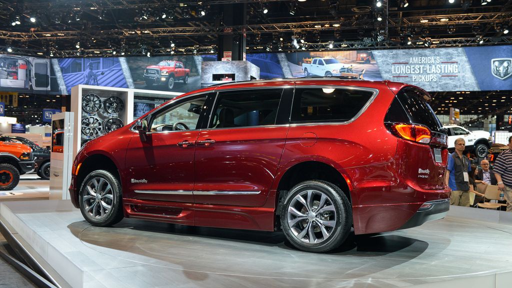 Chrysler và BraunAbility giới thiệu chiếc minivan đặc biệt Pacifica cho người khuyết tật