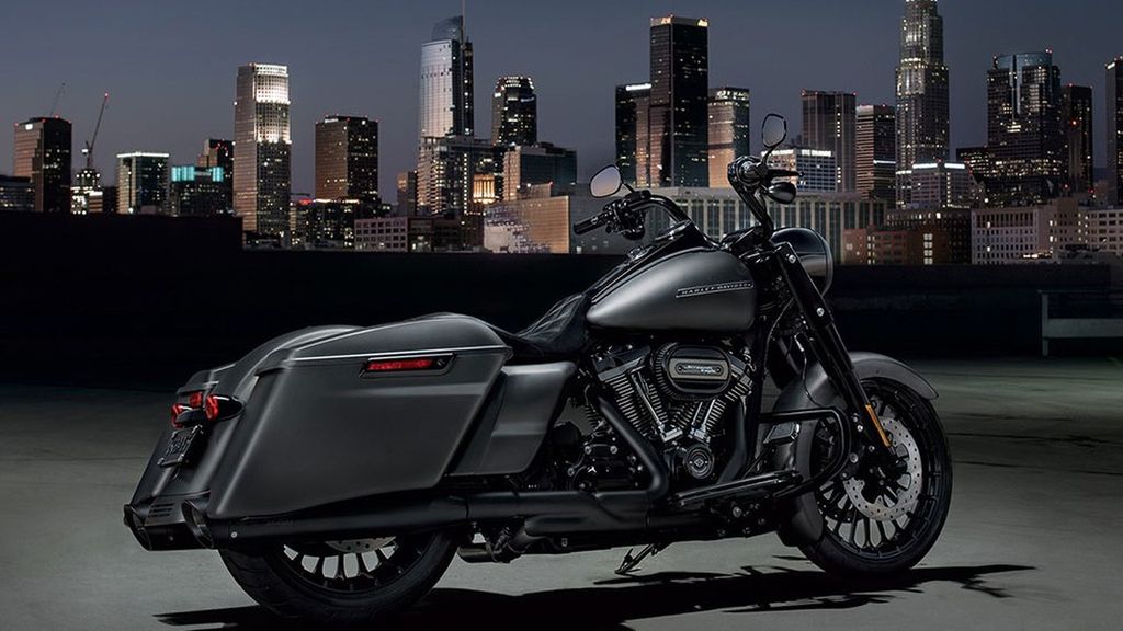 Harley-Davidson Road King Special 2017 - phong cách mới, động cơ mới