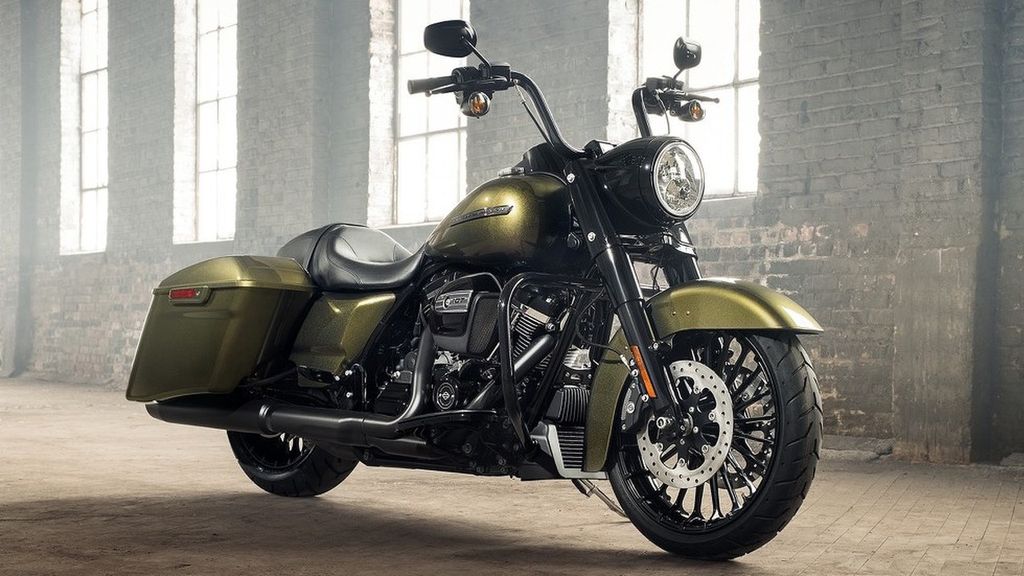 Harley-Davidson Road King Special 2017 - phong cách mới, động cơ mới
