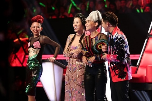 Tóc Tiên, Đông Nhi phản pháo dư luận “Ai dạy ai trong The Voice 2017”