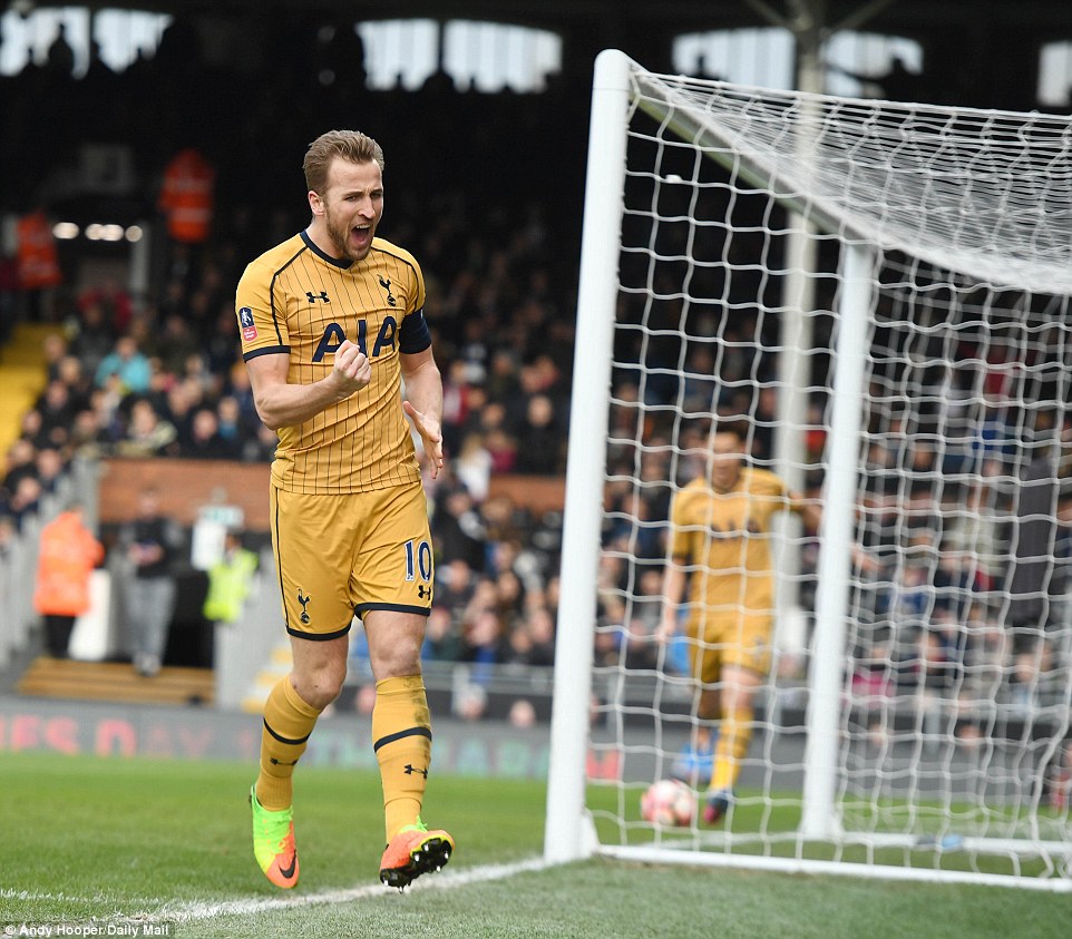 Fulham 0-3 Tottenham: Hat-trick của Harry Kane
