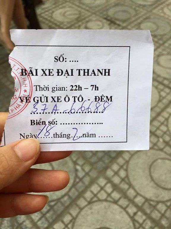 Hà Nội: Lexus tiền tỷ bị trộm logo khi gửi xe qua đêm