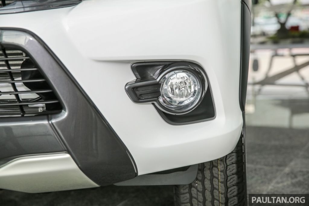 Chi tiết Toyota Hilux Limited Edition mới ra mắt tại thị trường Malaysia