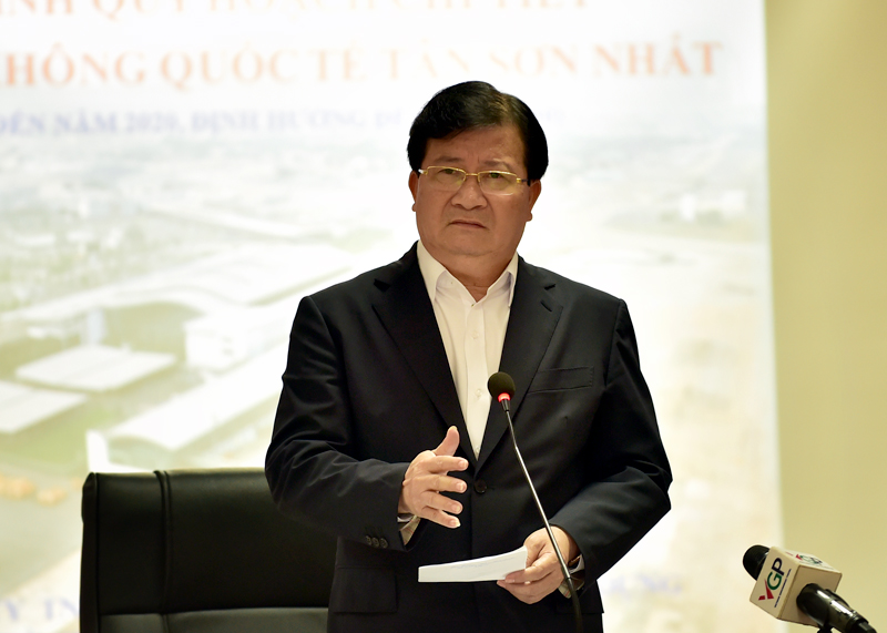 Phó Thủ tướng Trịnh Đình Dũng: Sớm báo cáo phương án mở rộng sân bay Tân Sơn Nhất
