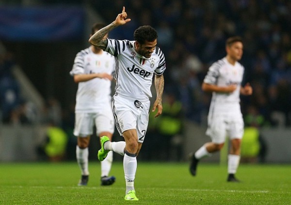 Porto 0-2 Juventus: Thẻ đỏ và 2 quyết định “bằng vàng”