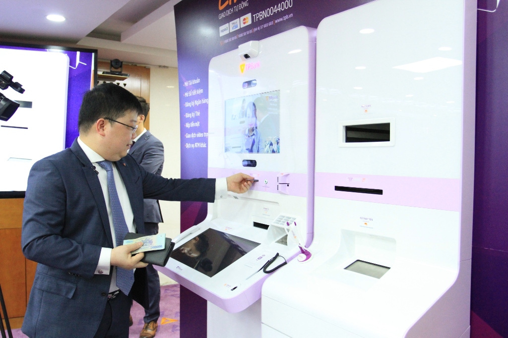 Ngân hàng tự động Live Bank lần đầu tiên có mặt tại Việt Nam