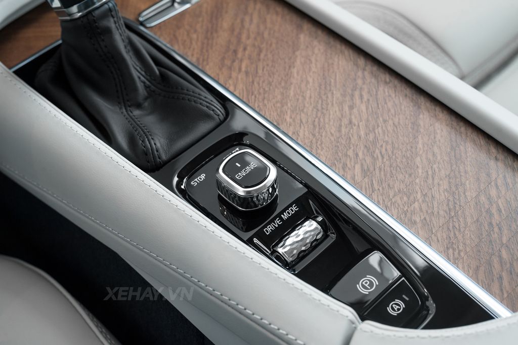 [ĐÁNH GIÁ XE] Volvo XC90 2017 - An toàn là sang trọng