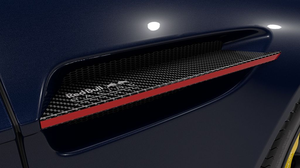 Aston Martin V8/V12 Vantage Red Bull Racing Edition - sự bùng nổ của siêu xe